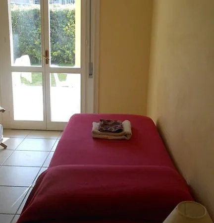 Quartello Garden B&B 콰르투 산텔레나
